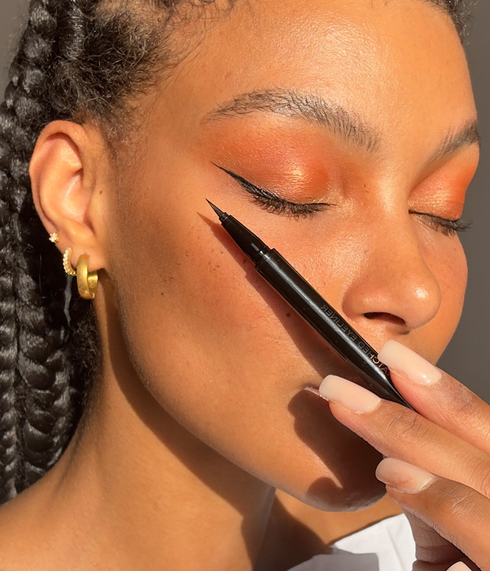 SNATCHED EYELINER SNATCHED EYELINER