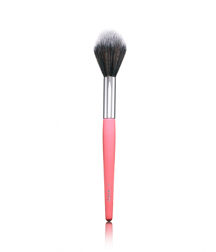 FEATHER BLENDING BRUSH 05 - LIMITED EDITION in the group BRUSHES & TOOLS / BRUSHES / Makeup Brushes at CAIA Cosmetics (CAI525)