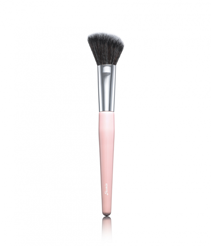 ANGLED BLUSH BRUSH F06 - LIMITED EDITION in the group BRUSHES & TOOLS / BRUSHES / Makeup Brushes at CAIA Cosmetics (CAI539)